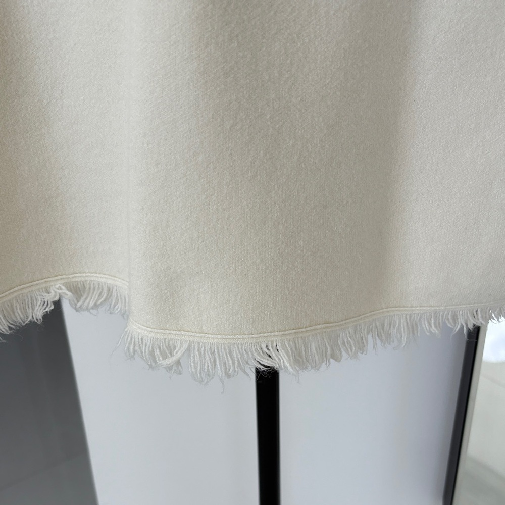 Elegant Cream Fringed Knit Blazer - Picture 6 of 11